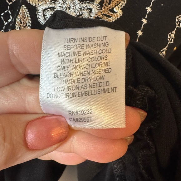 NWT Alfred Dunner Black Top with Gorgeous Embroidery Detail XLARGE/PETITE #W - Picture 6 of 8